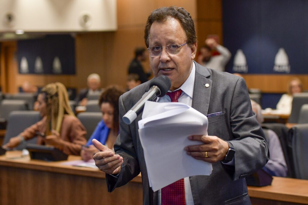 Deputado afirma que Carnaval no Sambódromo virou festa da elite