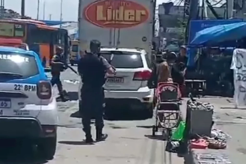 Maré: secretário admite ‘abordagem equivocada’; PM que deu tiro à queima-roupa é investigado por homicídio ‘sem intenção’