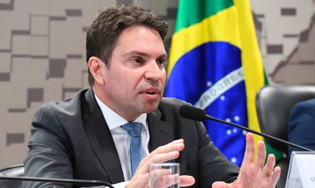 Deputados propõem Medalha Tiradentes a Alexandre Ramagem