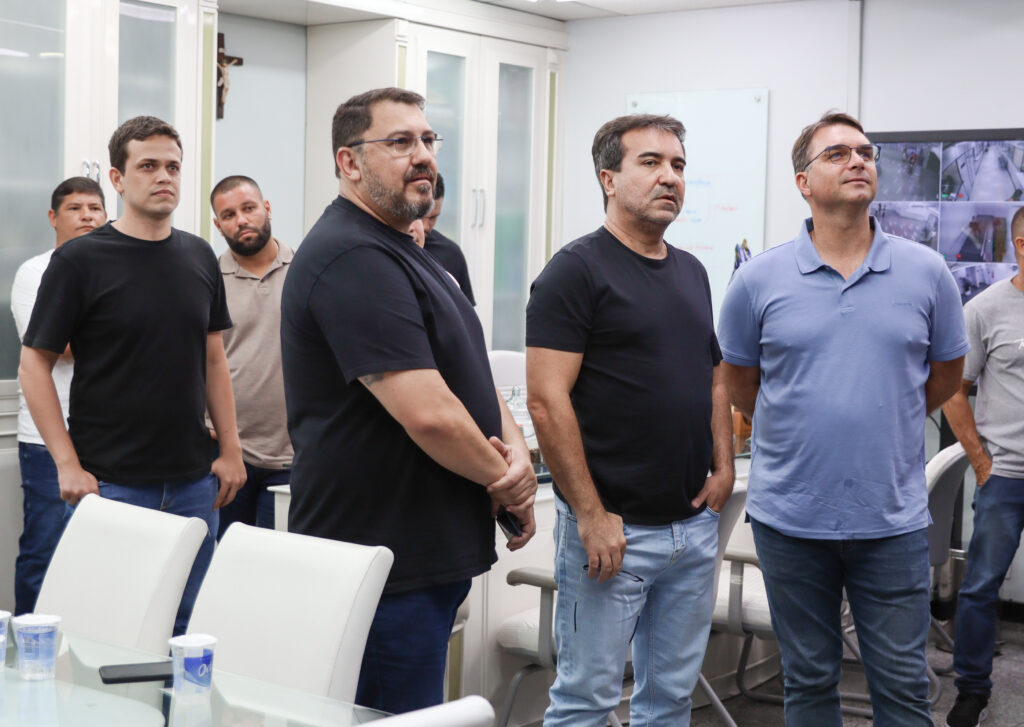 Flávio Bolsonaro vai apoiar o candidato de Jorge Miranda em Mesquita