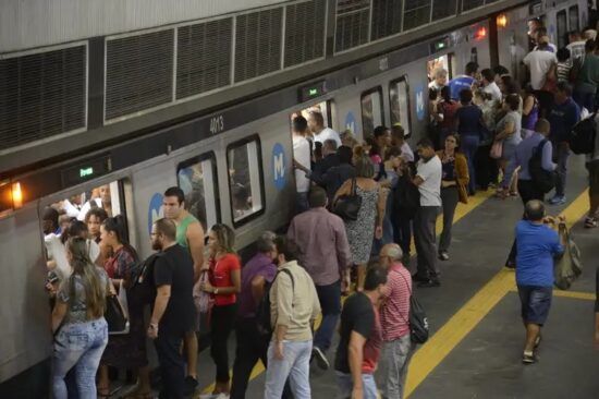 Metrô e trem terão esquema especial para jogo do Flamengo