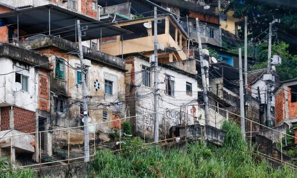 ‘É descaso, e daí?’, diz presidente do Conselho de Arquitetura e Urbanismo sobre os 30 anos do programa Favela-Bairro