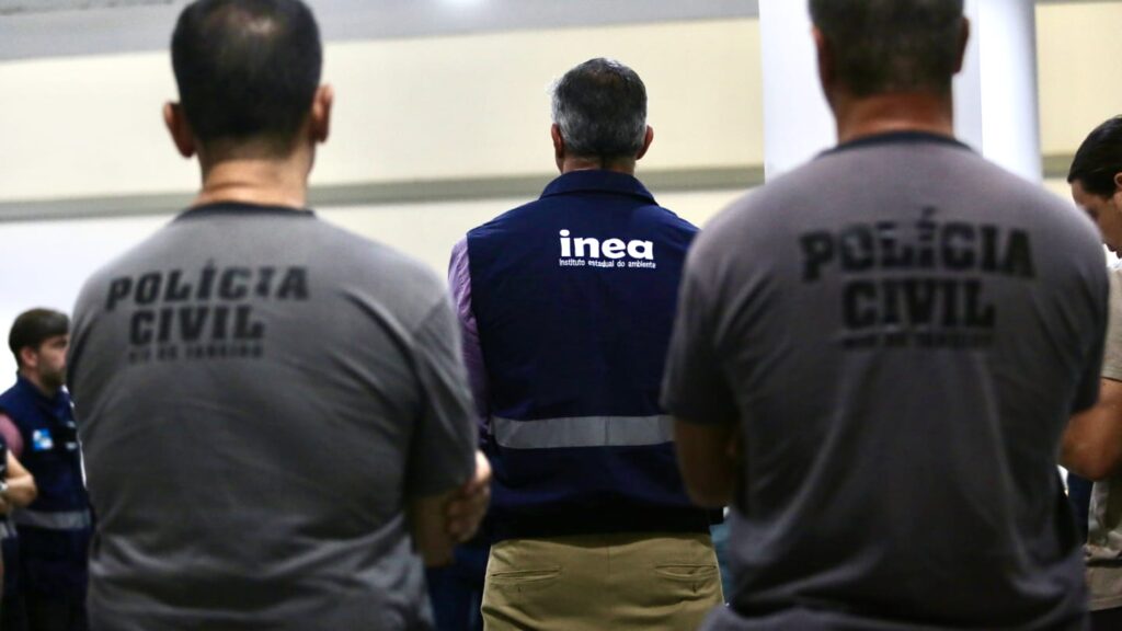 Polícia Civil e Inea fazem operação em empresas para identificar origem do tolueno que contaminou água