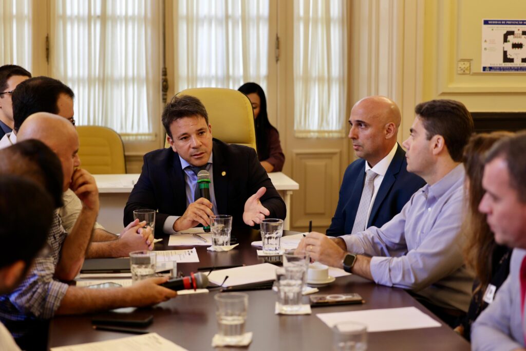 ‘Megaferiadão’ em novembro: Câmara adia votação; entidades sugerem mudanças