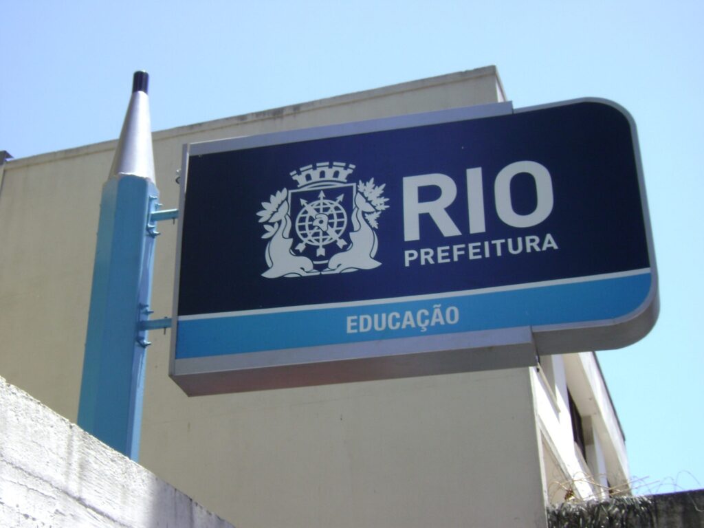 Agora é lei: prefeitura tem que distribuir kits de higiene íntima feminina em escolas do Rio