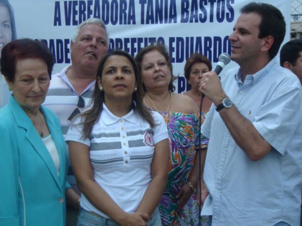 Paes ainda conta com parte do Republicanos