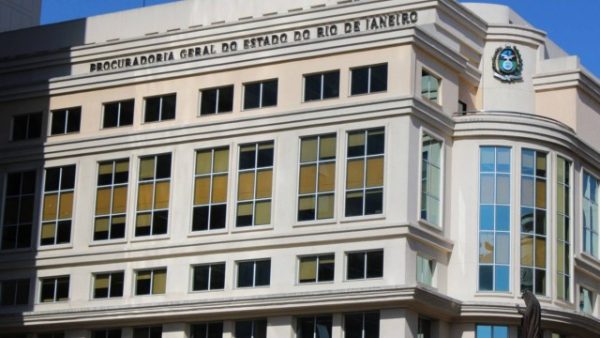 Procuradoria Geral do Estado pede intimação da Refit por Inadimplência