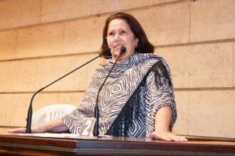 Teresa Bergher recebe o apoio de Aécio Neves, em Brasília, para compor a chapa com o deputado federal Marcelo Queiroz, do PP, à Prefeitura do Rio