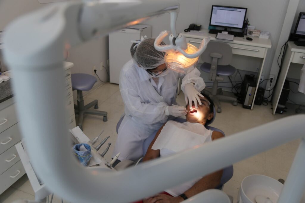 Cariocas agora podem agendar consulta gratuita com dentistas pela internet; saiba como fazer