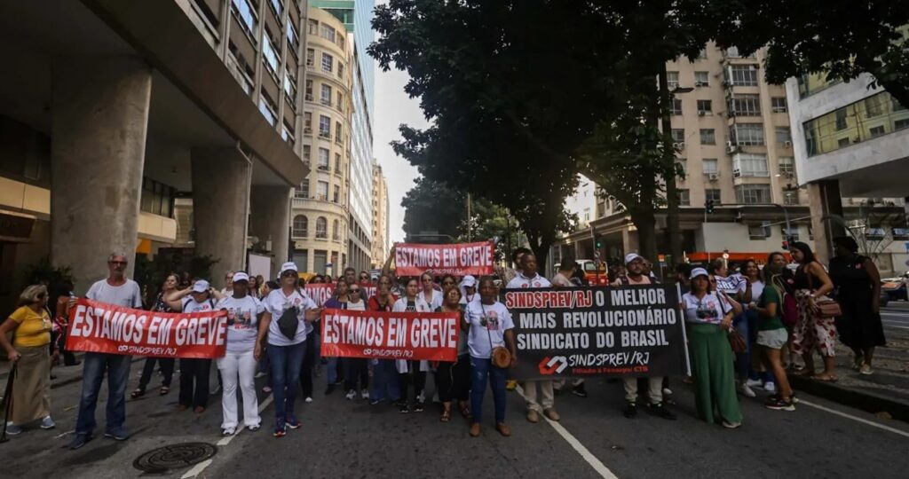 Reunião entre servidores dos hospitais federais do Rio e Ministério da Saúde termina sem acordo; greve permanece