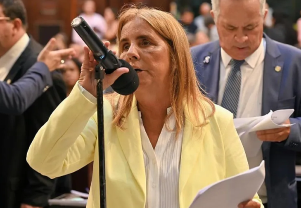 Conselho de Ética da Assembleia Legislativa tende a votar pelo arquivamento do processo contra Lucinha, a deputada acusada de integrar a maior milícia do Rio