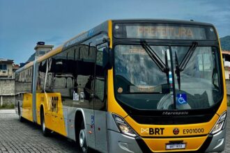 Motoristas de ônibus articulados recebem reajuste