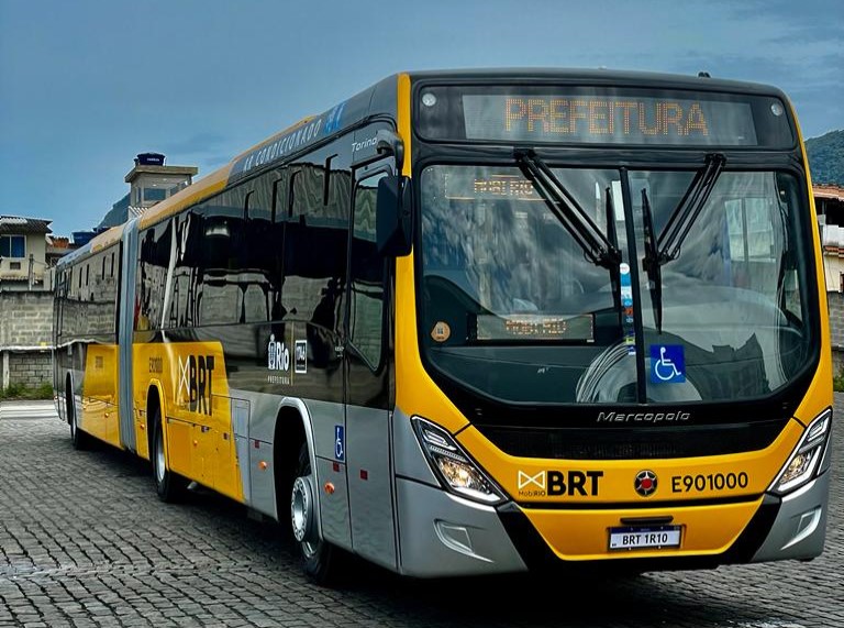 Motoristas de ônibus articulados recebem reajuste