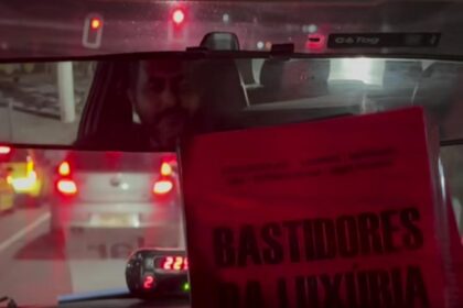 Pedro Certezas pega táxi após jogo e conhece os 'Bastidores da Luxúria'