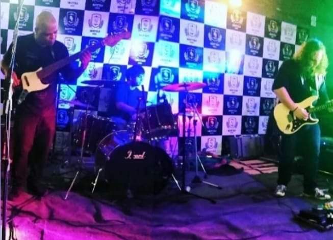 Banda de rock alternativo inicia série de lançamentos