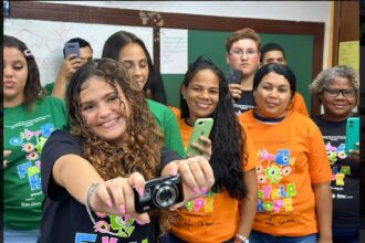 Foto do curso de fotografia e vídeo do projeto Favela Hope. As inscrições serão abertas na segunda-feira, são 100 vagas e 10% delas, destinadas a pessoas LGBTQIA+
