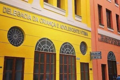 Adolescente de 12 anos denuncia estupro cometido por colegas de classe em escola municipal do Rio