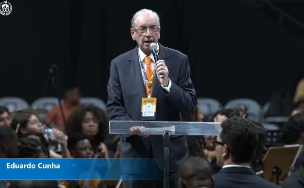 Eduardo Cunha é vaiado por evangélicos em evento de Centenário da Assembleia de Deus