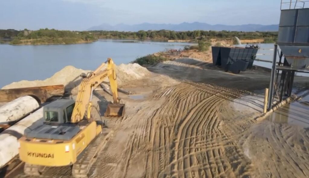 Polícia Federal combate extração ilegal de areia na Baixada