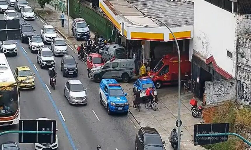 Policial de folga reage a assalto e mata ladrão na Zona Norte