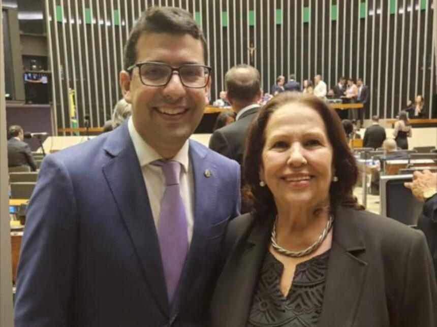 Marcelo Queiroz, do PP, com Teresa Bergher, na Câmara dos Deputados, em Brasília: candidato a prefeito queria ter a vereadora como vice, mas esbarra na direção nacional do partido, que prefere Sávio Neves