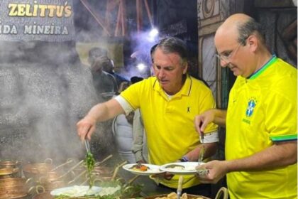 Jair Bolsonaro e o pré-candidato a prefeito de Itaguaí pelo PL, Alexandre Valle: ex-presidente fez a maior agenda da visita na cidade da Costa Verde