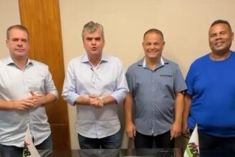 Washington Reis, ao lado do irmão, o deputado Rosenverg Reis, ao anunciar a chapa do MDB à Prefeitura de Belford Roxo: Justiça Eleitoral validou a convenção que não considerou o lançamento de candidatura própria