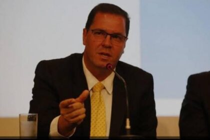 Gutemberg Fonseca, o secretário estadual de Defesa de Consumidor, comemora a criação da primeira escola do Brasil sobre o tema
