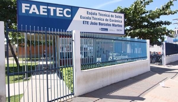 Estado autoriza Faetec a contratar 664 professores; salários de até R$ 3,5 mil