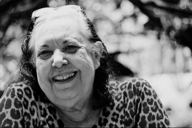 Morre a carnavalesca Rosa Magalhães aos 77 anos