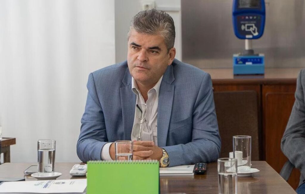 MDB põe o guizo em Washington Reis; que, sem saída, tenta fazer União desistir de Caxias