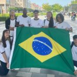 A equipe do Colégio Estadual Marechal Zenóbio da Costa, de Nilópolis, na Baixada Fluminense, já na Coreia do Sul, onde vai participar da Olimpíada Internacional de Matemática