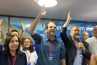 A convenção do PDT que aprovou, ontem, o apoio ao prefeito Eduardo Paes (PSD) e a confirmou a lista de candidatos a vereador do Rio