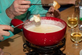 Do fondue ao vinho: chegou a vez do menu de inverno