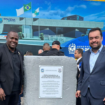 Carlinhos BNH e o governador Claudio Castro no lançamento da pedra fundamental do batalhão da Polícia Militar de Nova Iguaçu