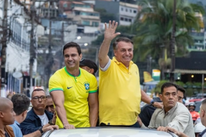 Renato Araújo e Jair Bolsonaro em ato da cidade: MP eleitoral emitiu três pareceres contrários a Renato