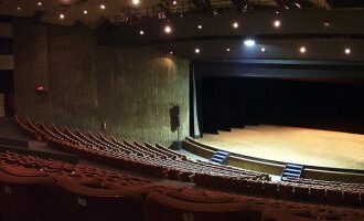 Teatro da Uerj comemora 27 anos com programação especial