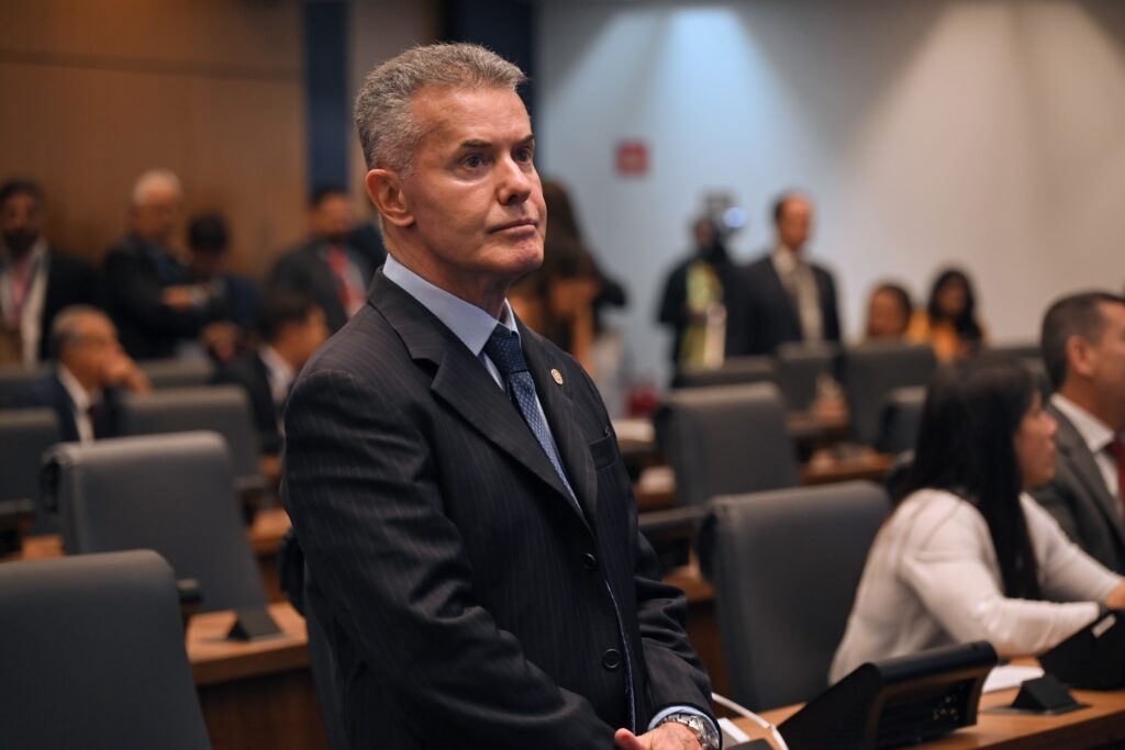 Com a volta de Felipinho Ravis à Assembleia Legislativa, o suplente Chiquinho da Mangueira perde o mandato