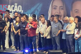 Eduardo Bandeira de Mello na convenção que sacramentou Rodrigo Neves como o candidato do PDT a prefeito de Niterói