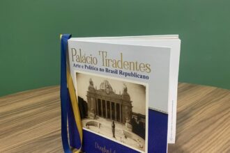 Livro do Palácio Tiradentes celebra 200 anos da primeira Constituição