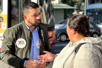 Yuri inicia campanha em Petrópolis no terminal da cidade