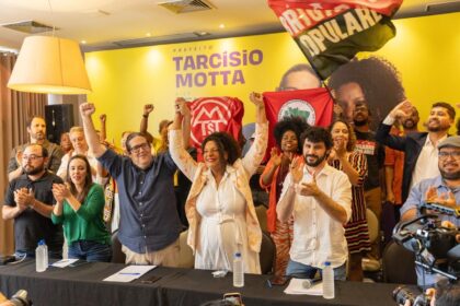 A convenção de Tarcísio Motta, do PSOL, teve a exibição de vídeos de apoio do deputado federal Lindbergh Farias e das ministras Marina Silva e Sonia Guajajara