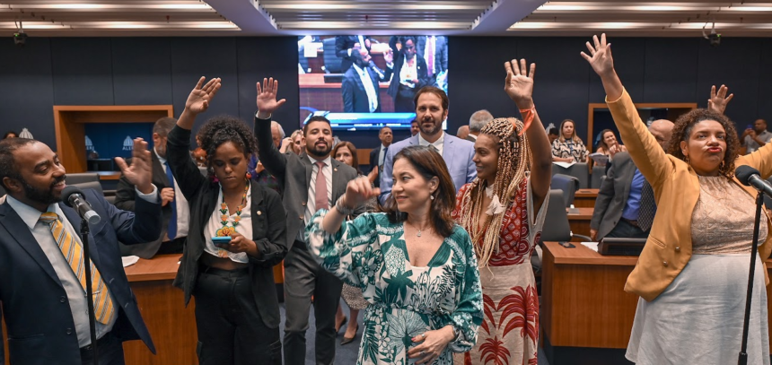 Alerj aprova por unanimidade Medalha Tiradentes para Rebeca Andrade