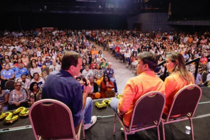 Paes e Caiado no evento que reuniu cerca de mil eleitores da Barra, do Recreio e da região das Vargens: discurso sob medida para um público mais conservador