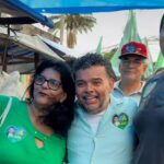 Clébio Jacaré em campanha, mesmo tendo tido o registro indeferido: candidato do União à Prefeitura de Nova Iguaçu pede a reconsideração da decisão