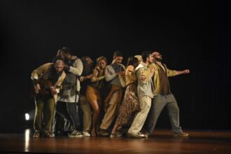 Escola Popular de Teatro da Baixada celebra um ano de atividades