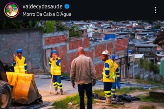 Em foto postada nas redes sociais, Valdecy da Saúde, candidato governista à Prefeitura de São João de Meriti, visita obras feitas pelo Instituto Rio Metrópole em ruas do município