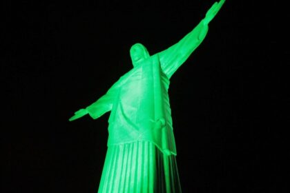 Cristo Redentor será iluminado de verde em homenagem aos veterinários