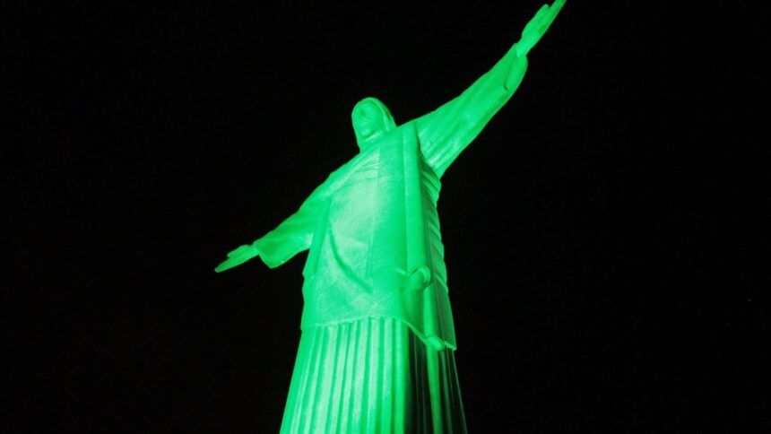 Cristo Redentor será iluminado de verde em homenagem aos veterinários