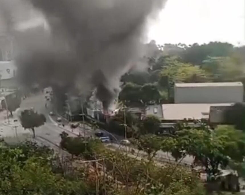 Incêndio atinge antigo Canecão em Botafogo